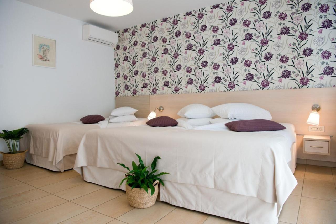 Apartments Sandra ポレッチ エクステリア 写真