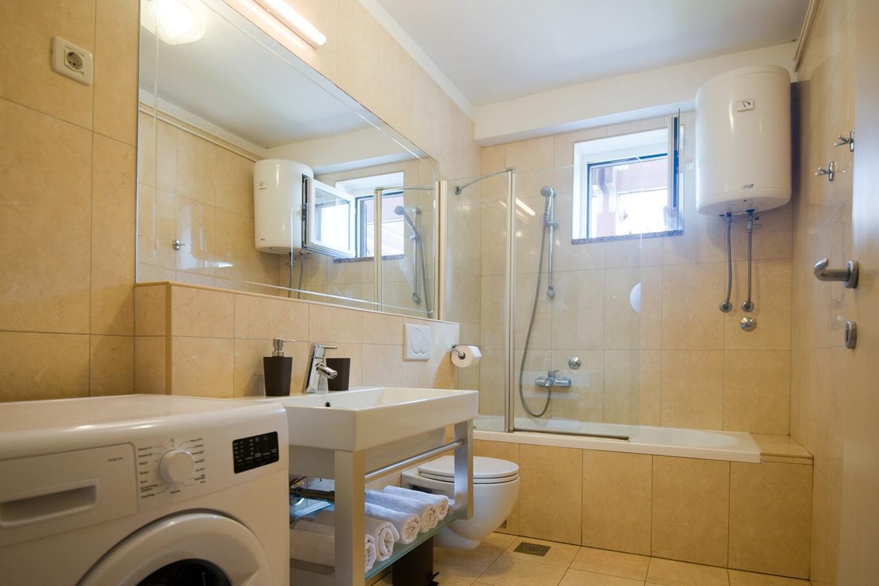 Apartments Sandra ポレッチ エクステリア 写真