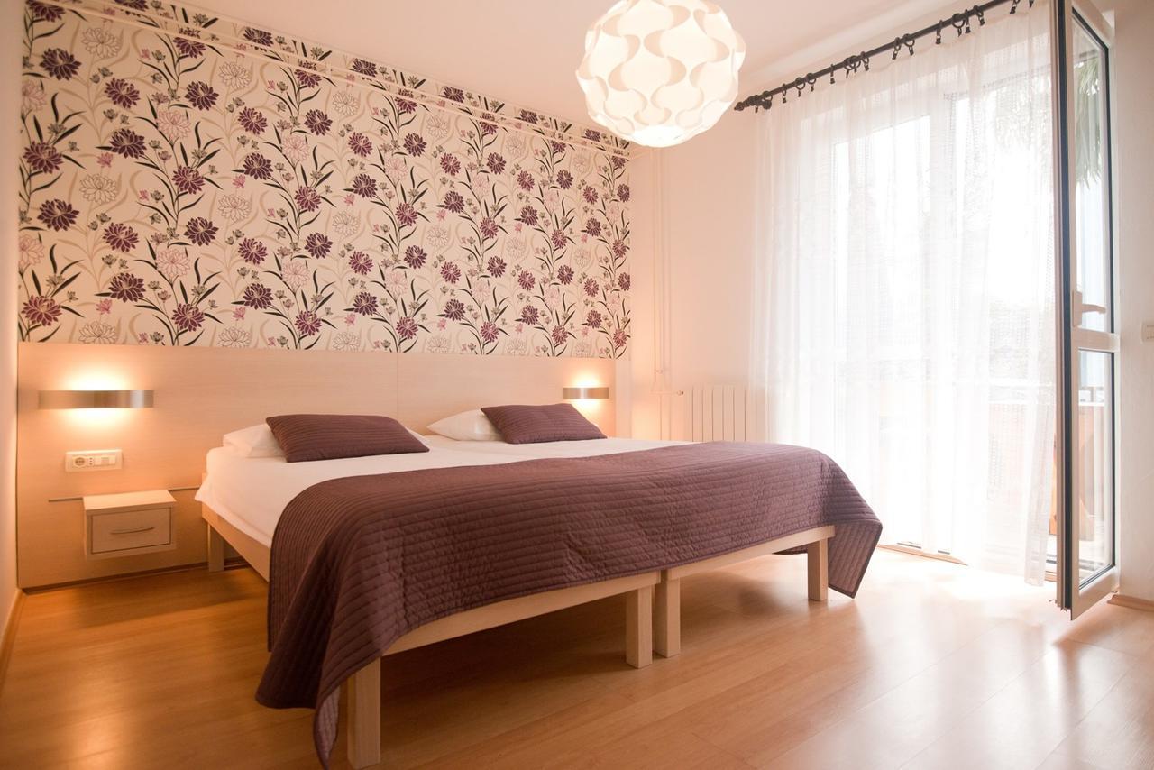 Apartments Sandra ポレッチ エクステリア 写真