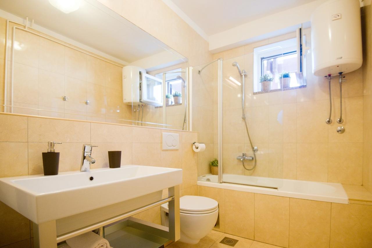 Apartments Sandra ポレッチ エクステリア 写真