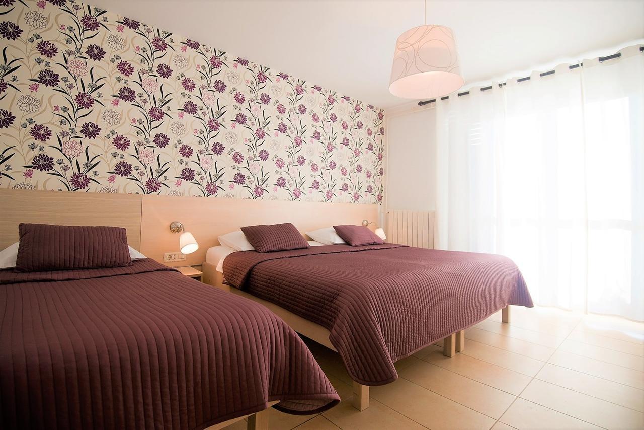 Apartments Sandra ポレッチ エクステリア 写真